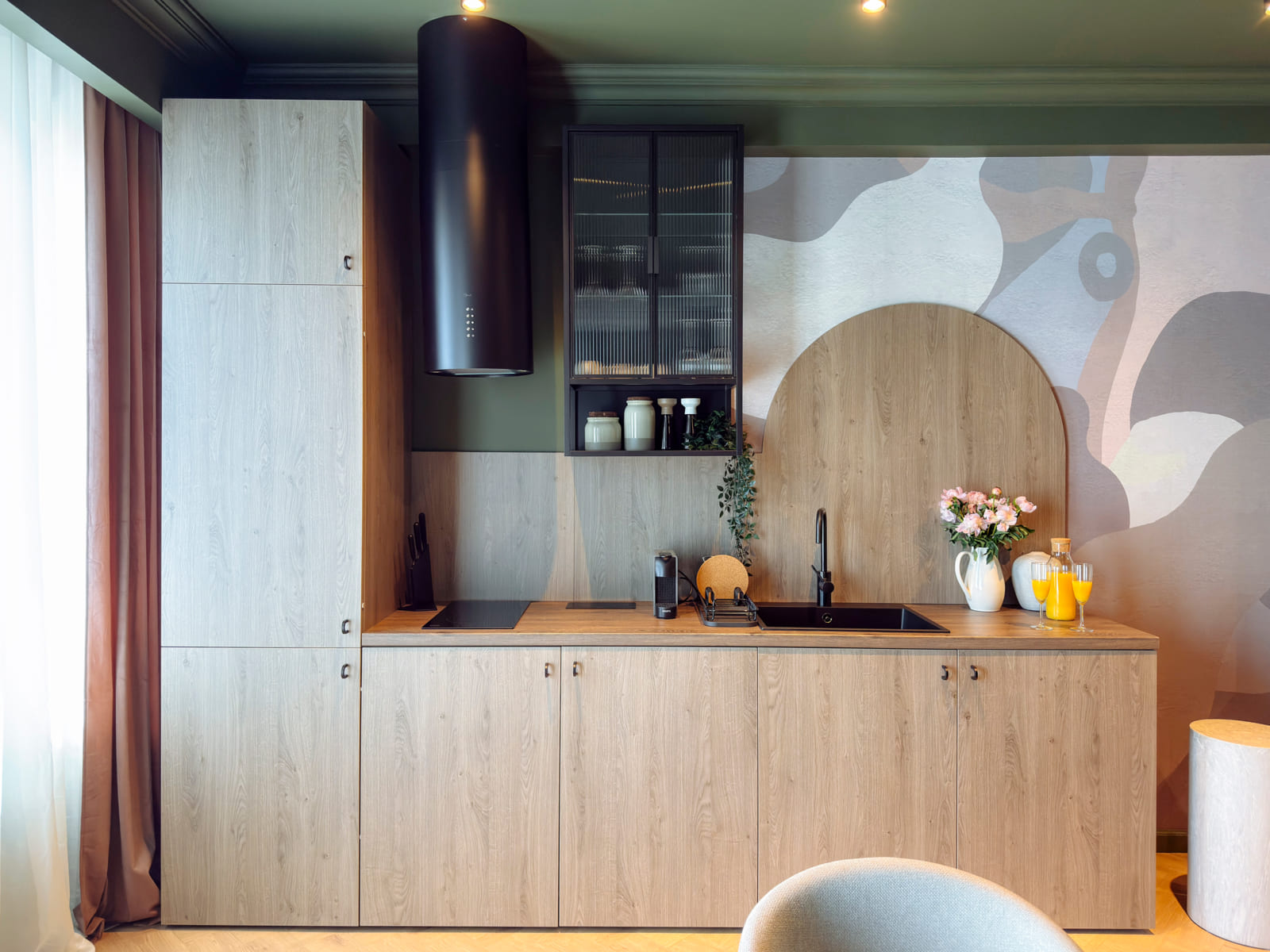 Batistei Olive — Kitchen, arched niche