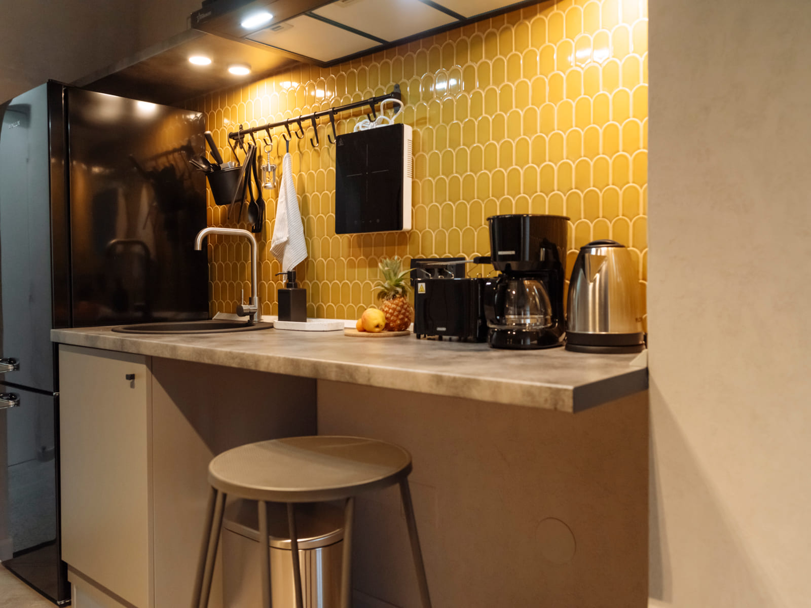 Demeter Studio 87 — Breakfast bar and stool