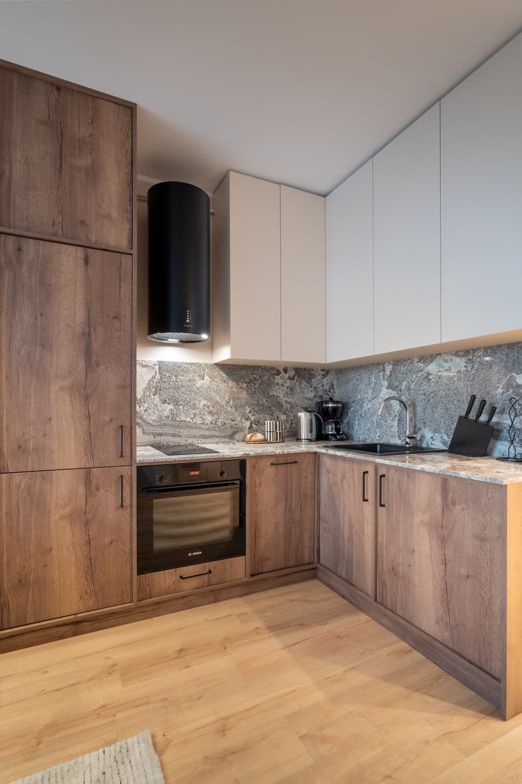 Magheru 46 — Kitchen, wide