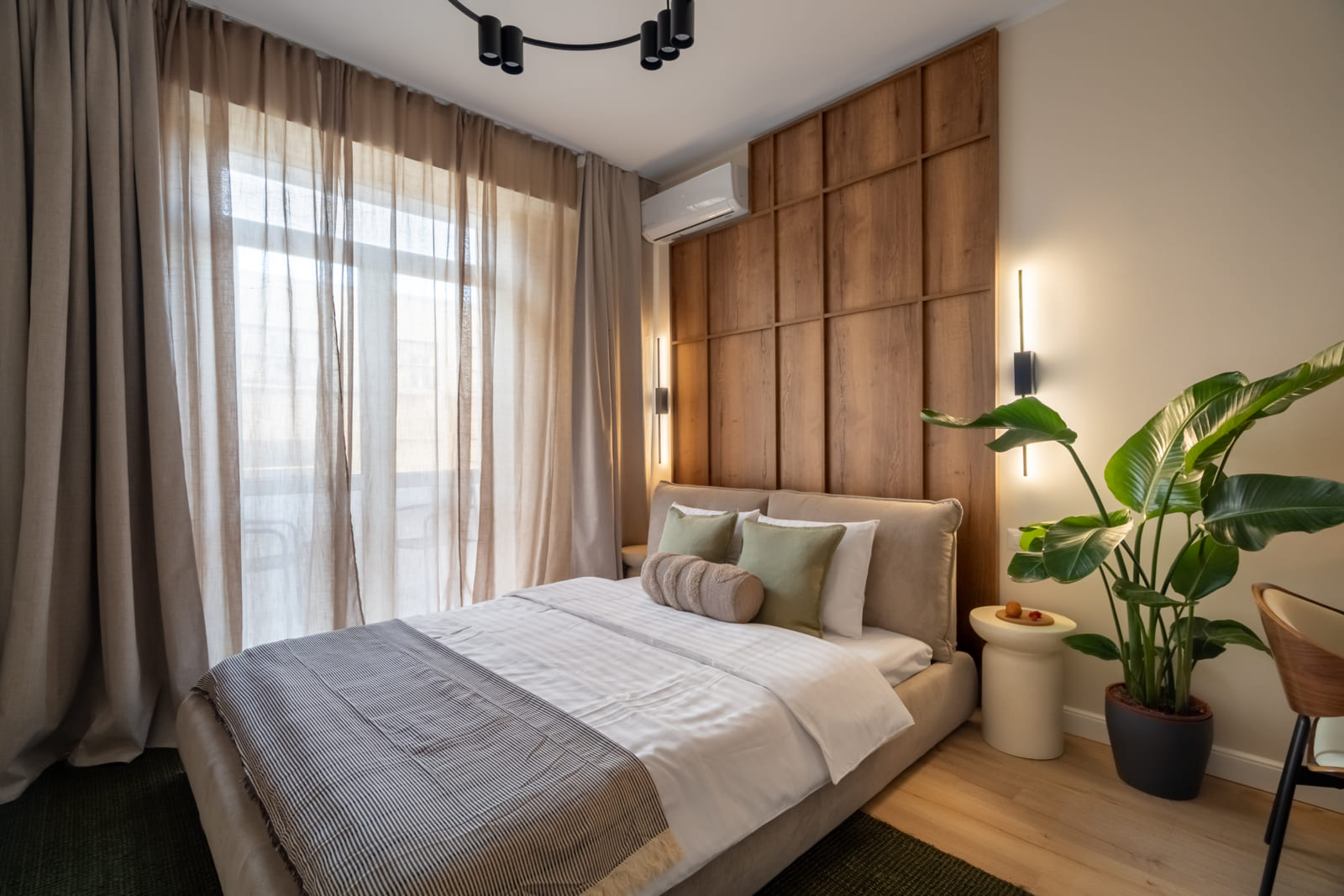 Magheru 46 — Bed and the plant