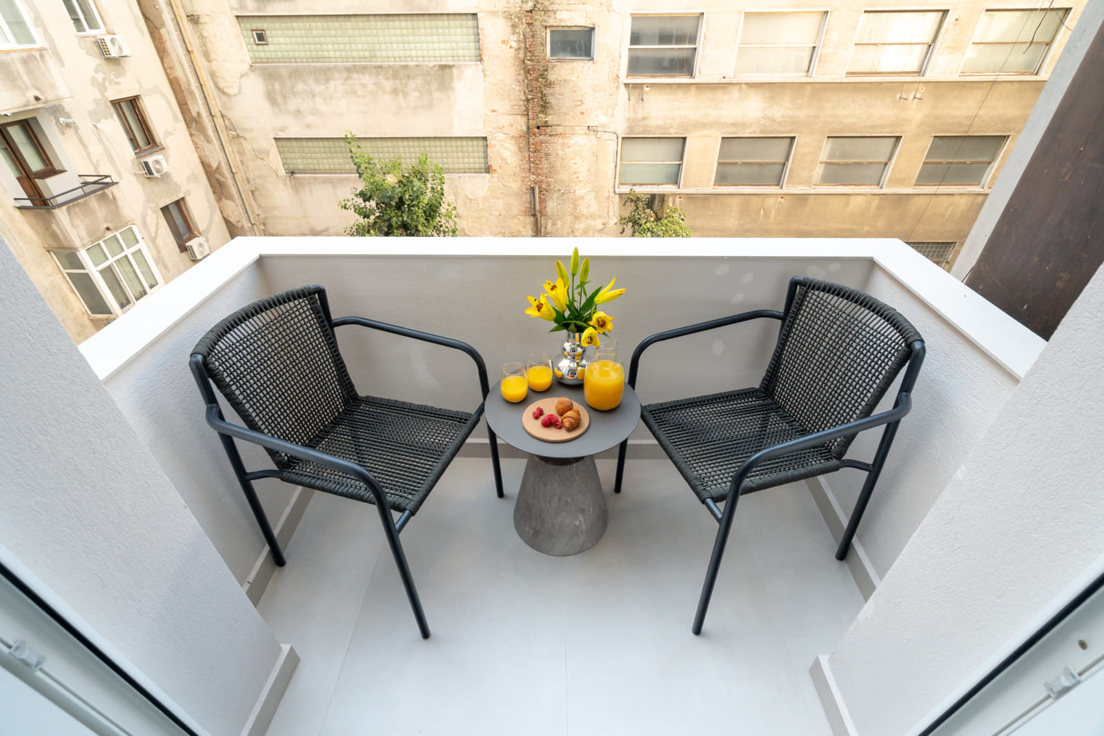 Magheru 46 — The balcony