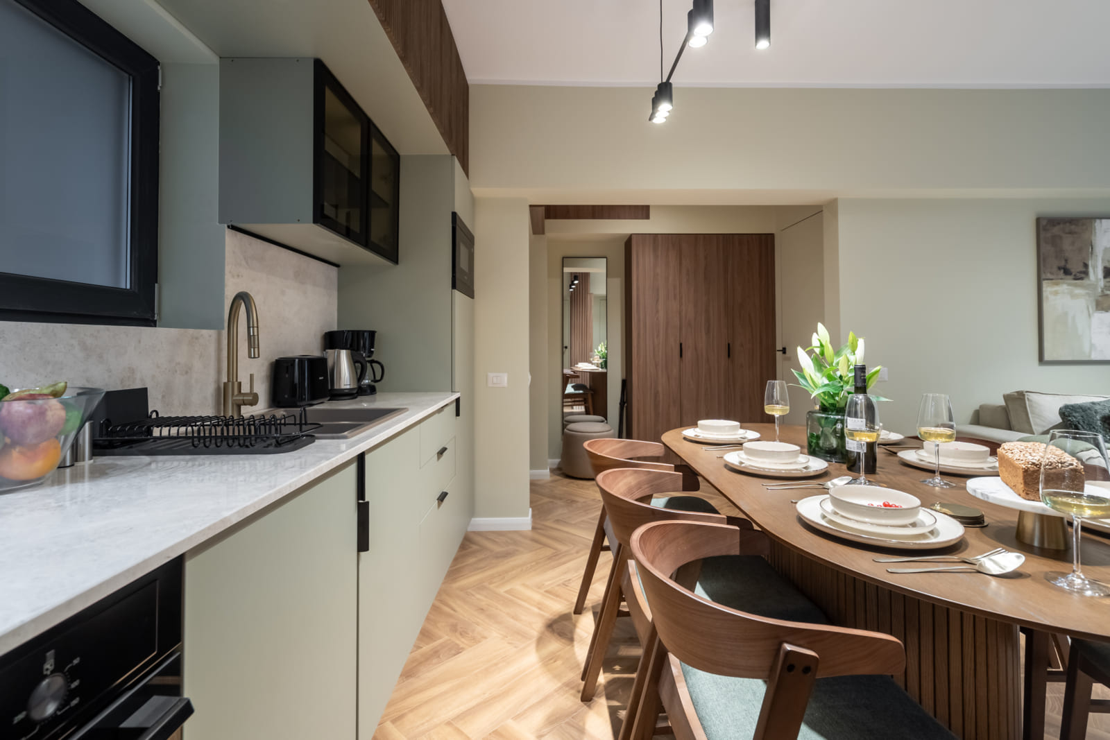 Magheru 48 — Kitchen counter
