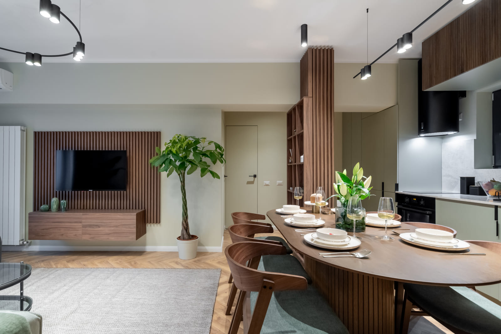 Magheru 48 — Living room, wide