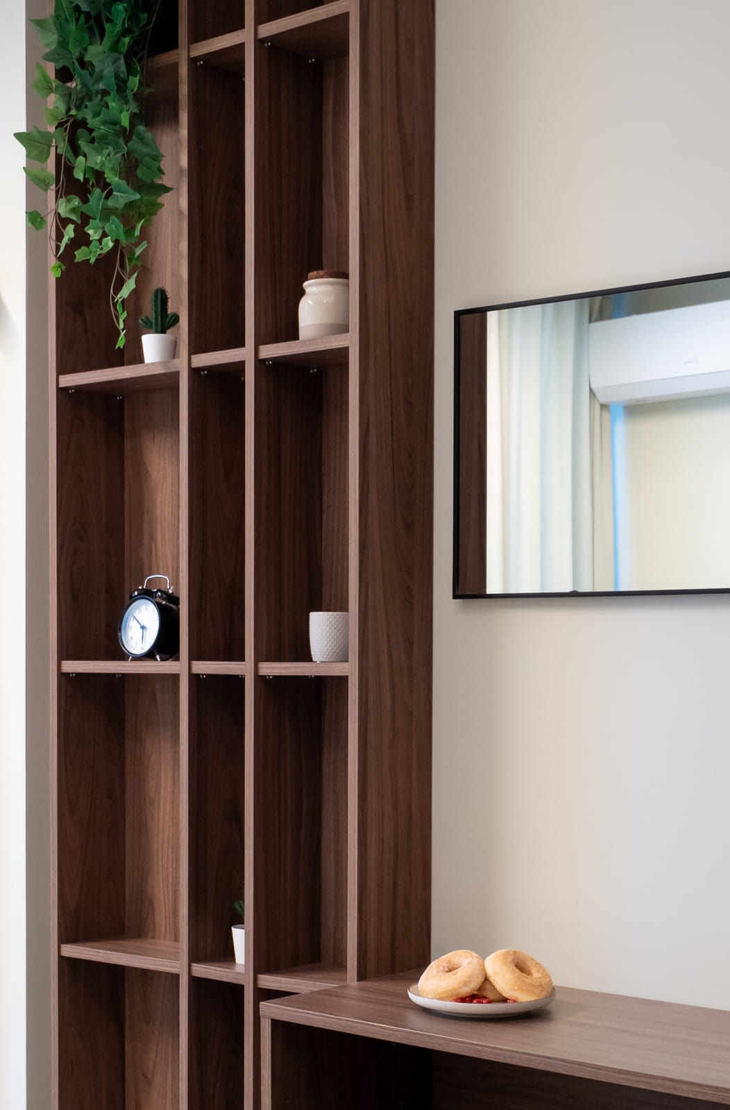 Magheru 48 — Walnut shelving, detail