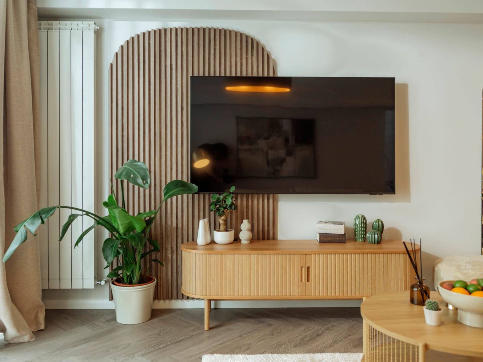 Magheru 65 — Television wall