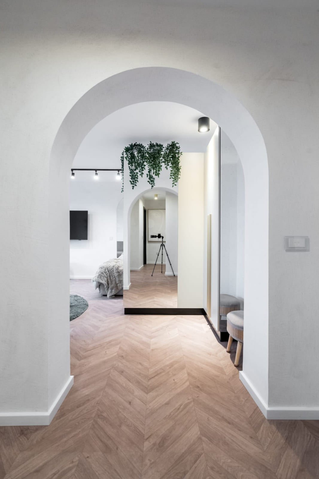 P.A.I Apartment — The arch, from the corridor