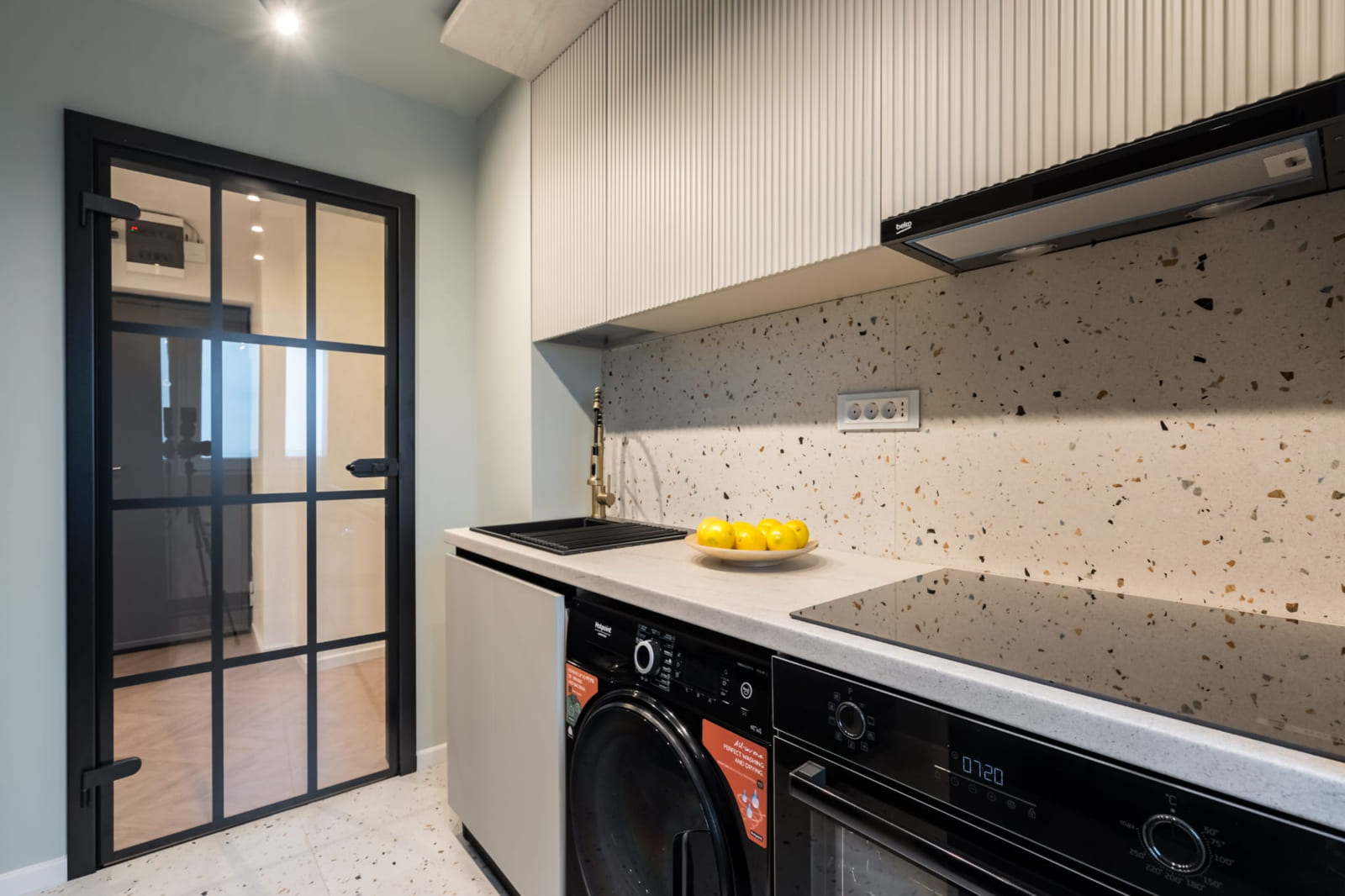 P.A.I Apartment — Kitchen, hood and appliances