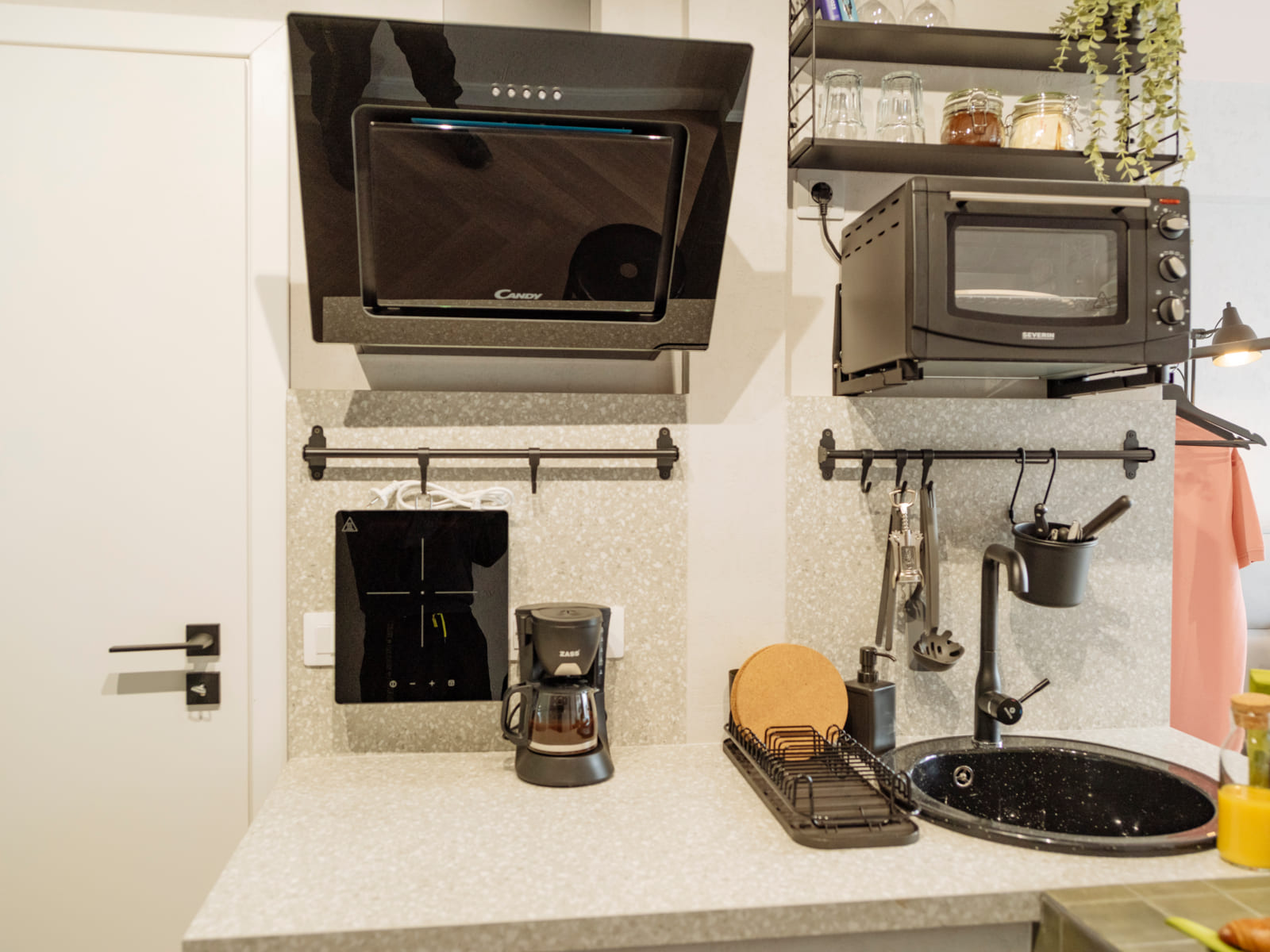 Zalomit Studio 81 — Hood, microwave and sink