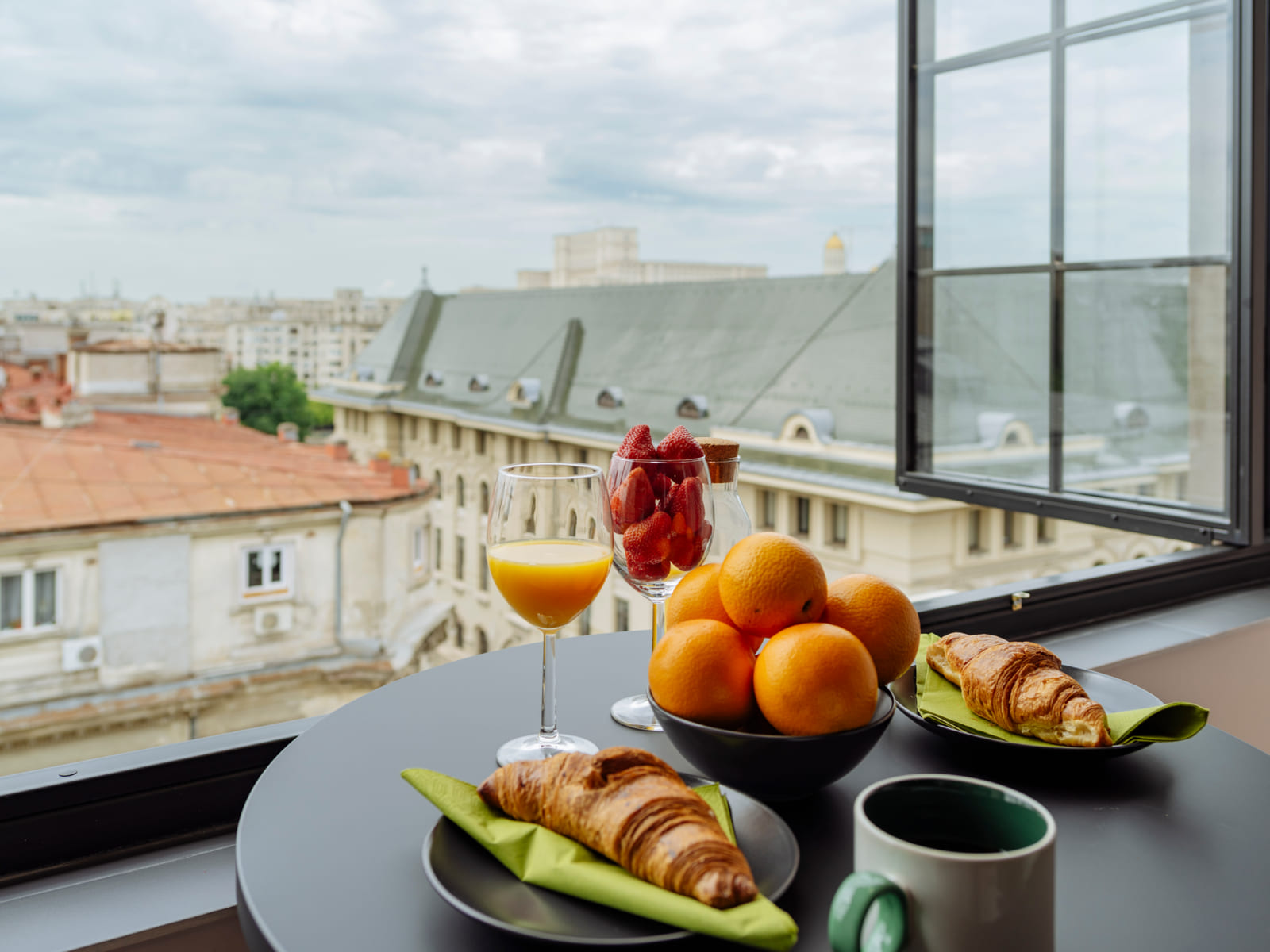 Zalomit Studio 81 — The balcony, over the rooftops