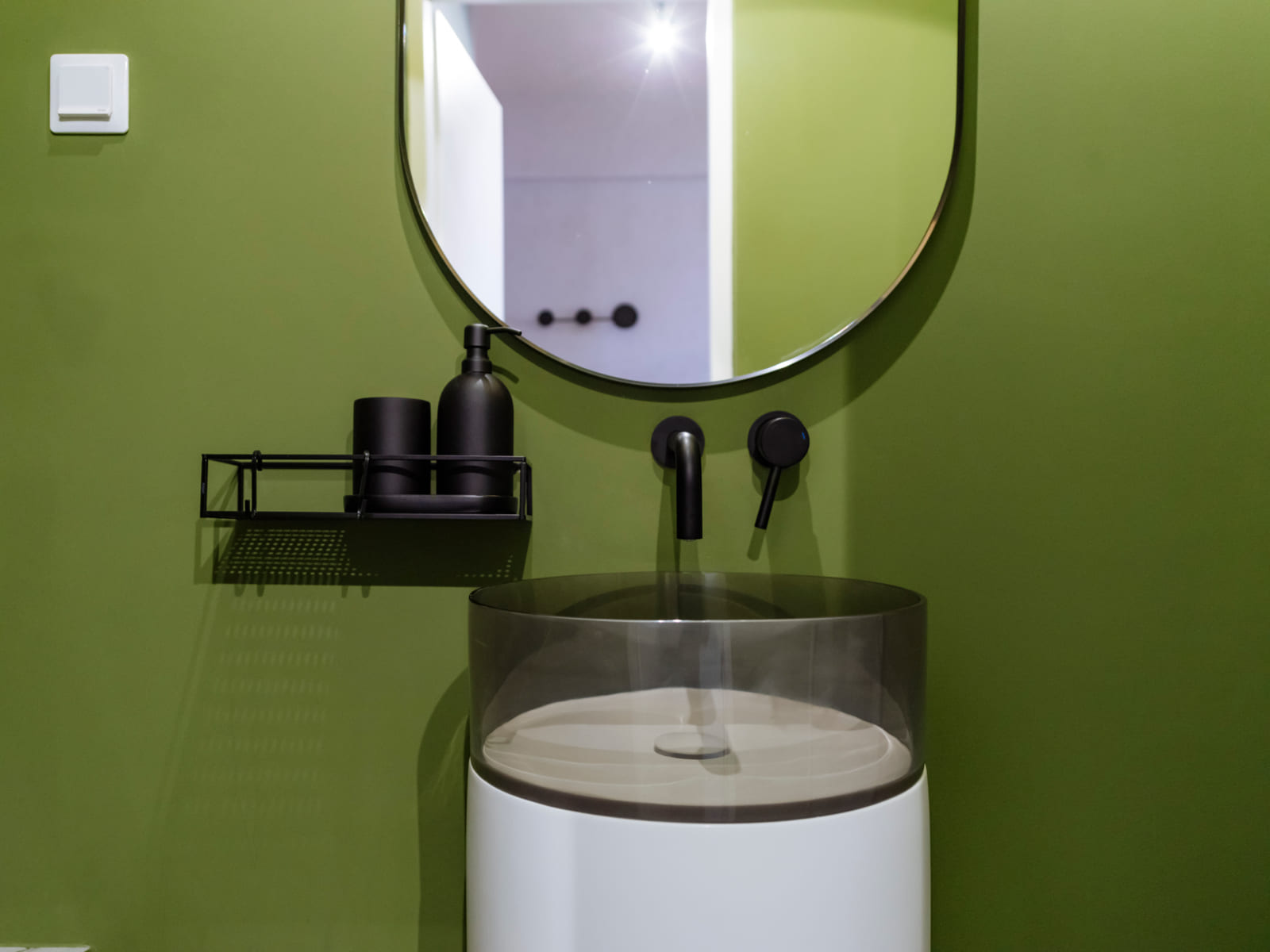 Zalomit Studio 81 — Basin, mirror and marble