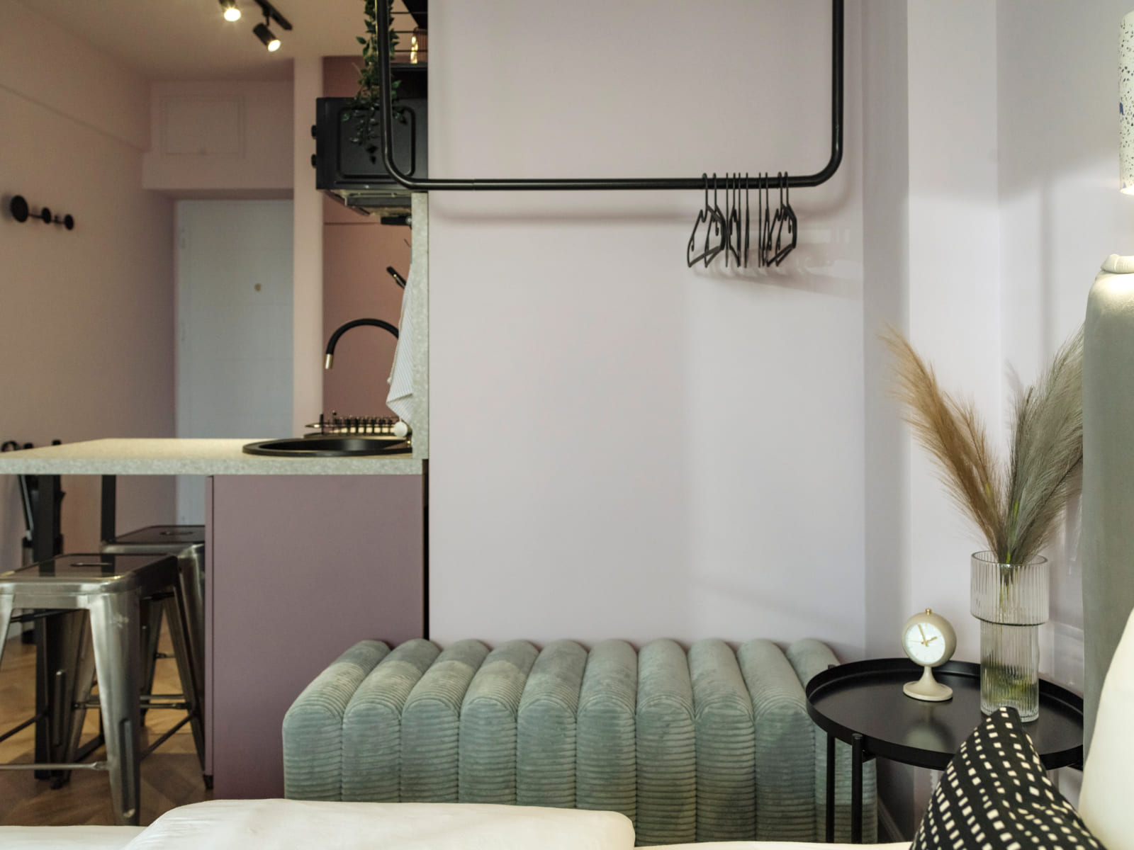 Zalomit Studio 83 — Bar, bench and stools