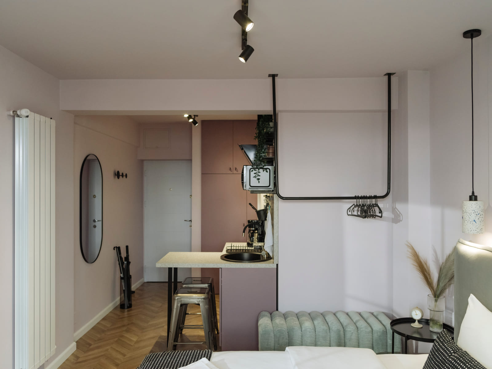 Zalomit Studio 83 — Desk and the kitchenette