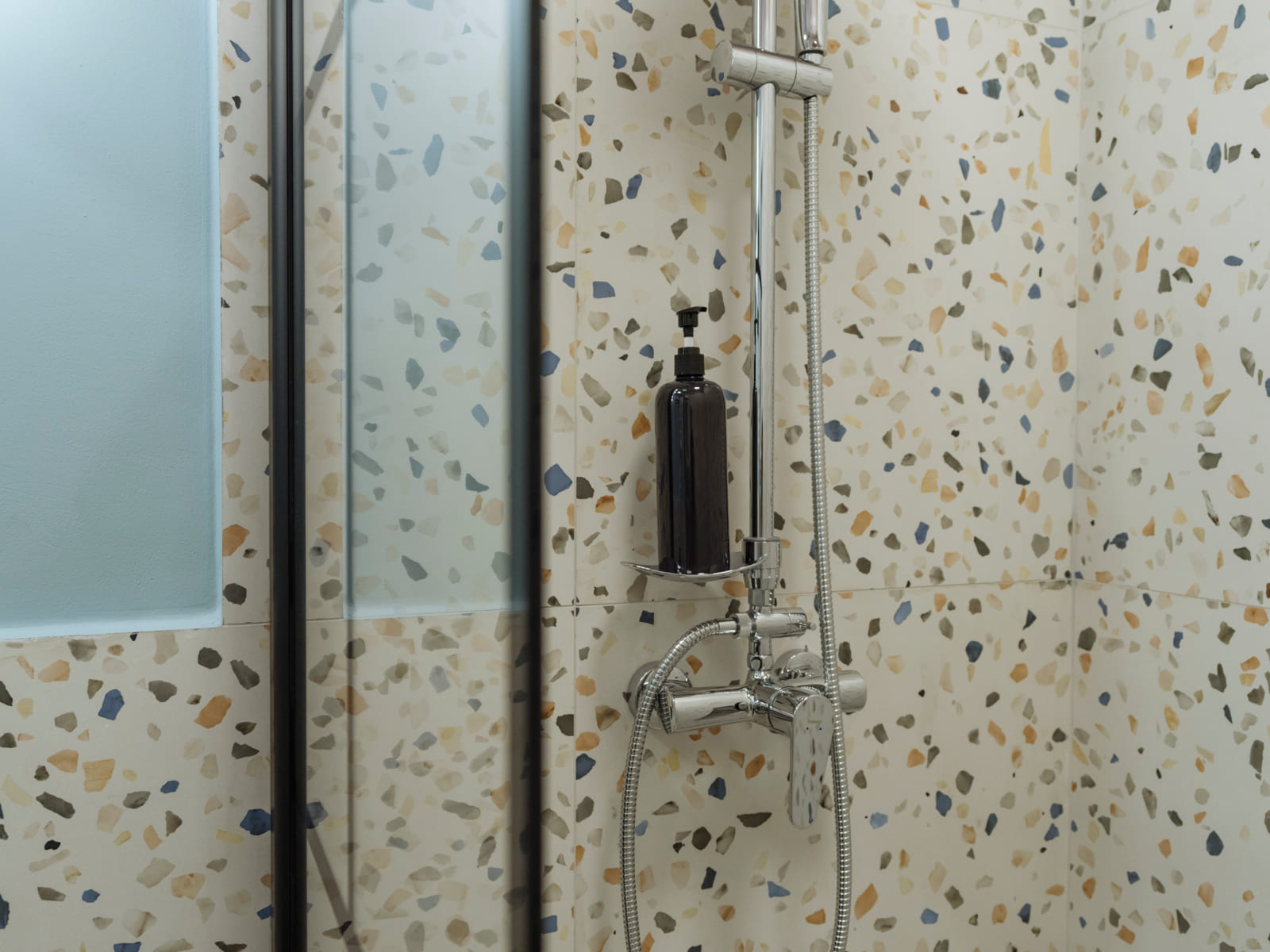 Zalomit Studio 83 — Shower